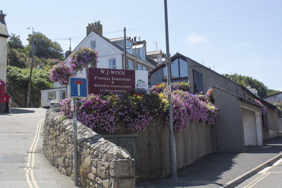 W J Winn Funeral Directors in St Ives