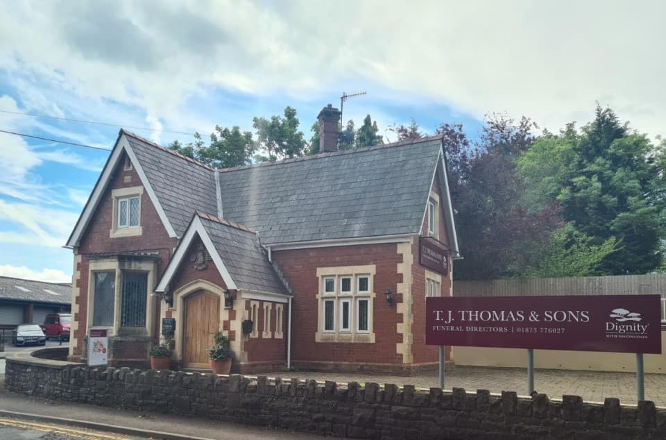 T. J. Thomas & Sons Funeral Directors