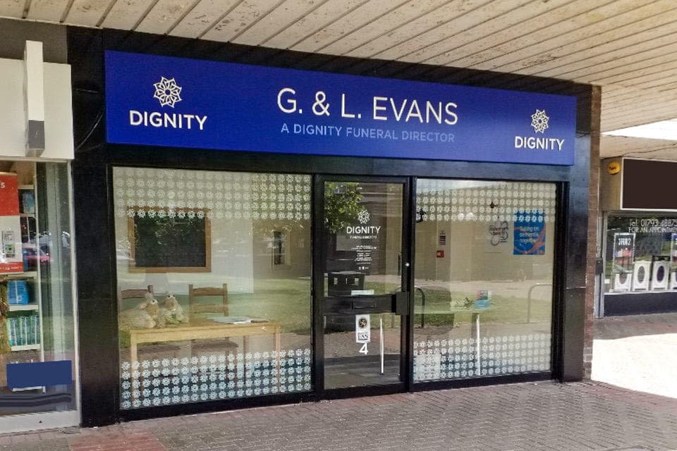 G. & L. Evans Funeral Directors in Covingham, Swindon